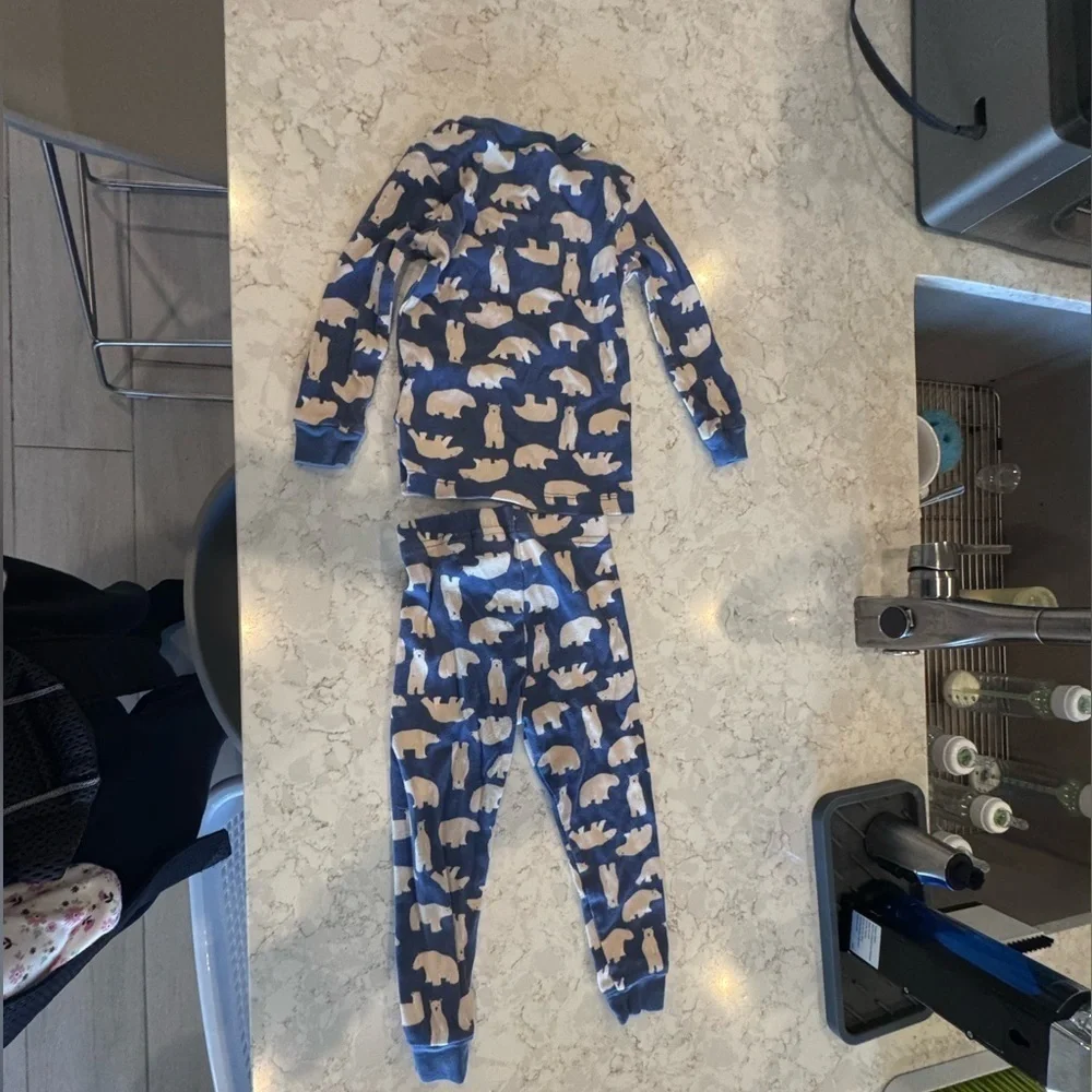 2T Amazon Essentials Snug fit Polar Bear Pajamas